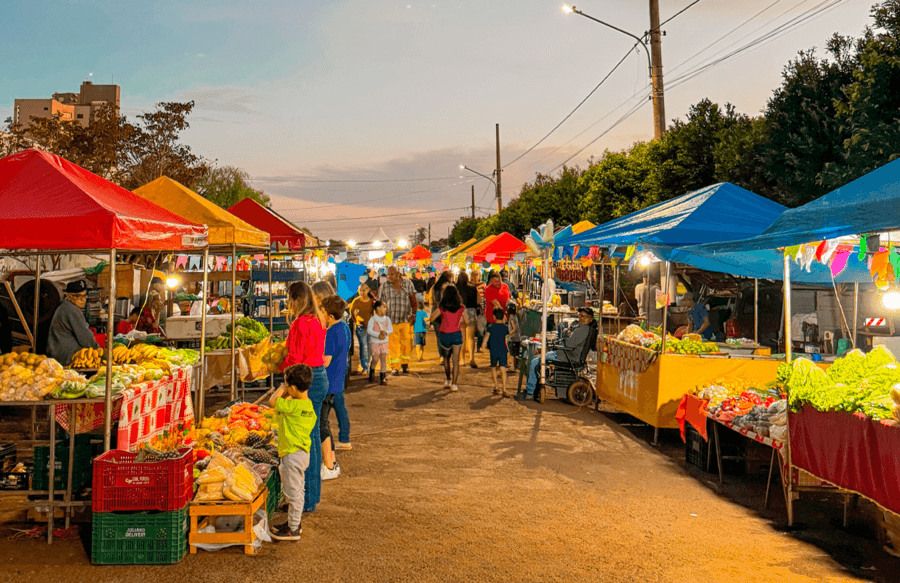 Feira do Brizola amplia atendimento e passa a funcionar também aos domingos pela manhã