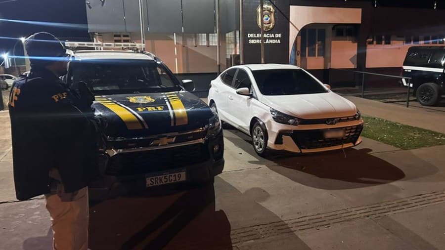 PRF recupera veículo roubado após perseguição em Sidrolândia