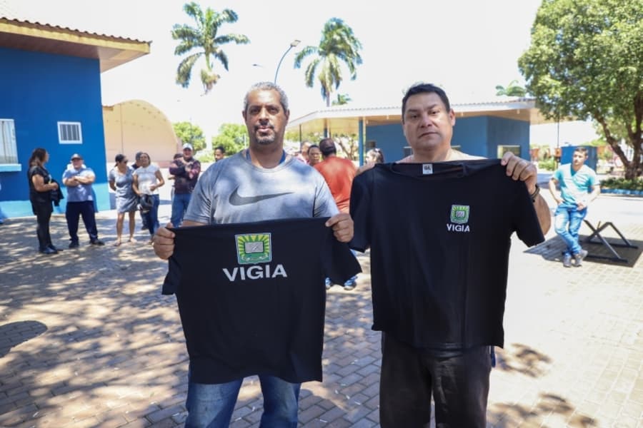 Prefeitura de Maracaju entrega uniformes a 97 vigias do patrimônio público