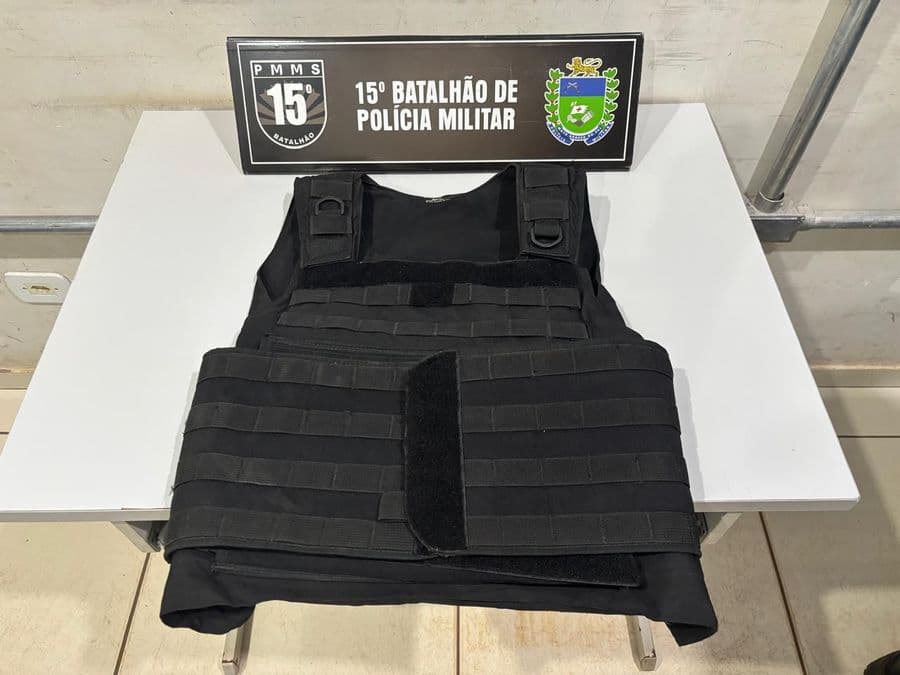 Homem se passa por policial, pede dinheiro para fazer segurança e acaba preso pela Polícia Militar