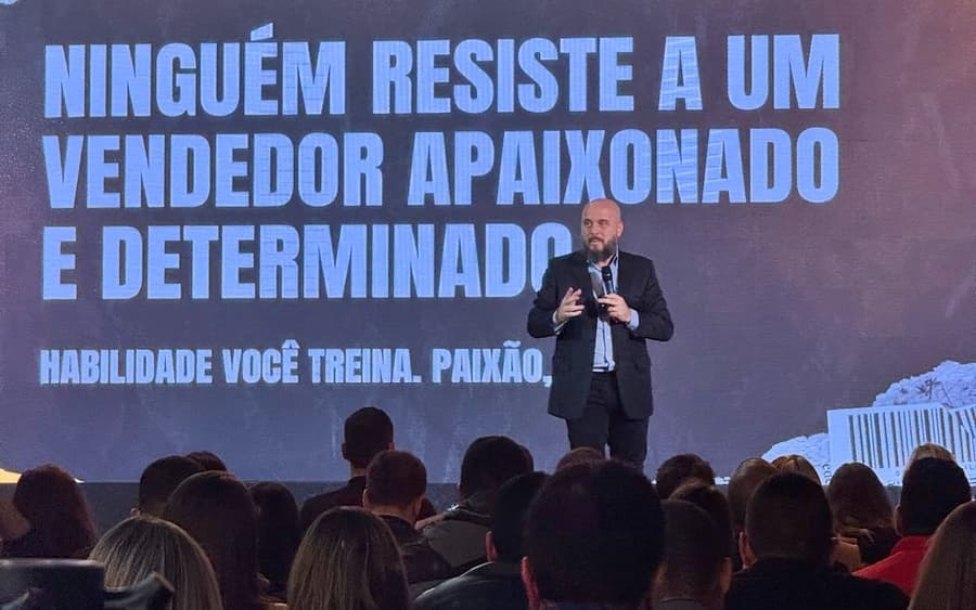 Associação Empresarial, Sebrae e FAEMS realizam palestra com Diego Maia sobre técnicas de vendas