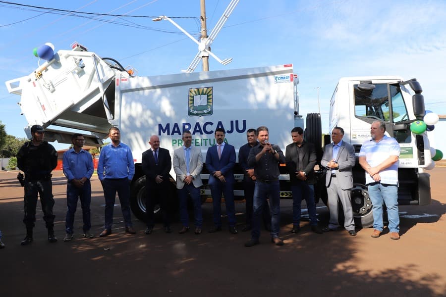 Maracaju amplia frota da limpeza urbana com novo caminhão coletor compactador