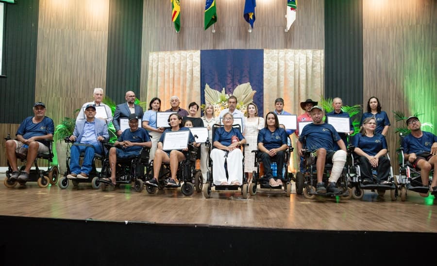 Personalidades de relevância foram homenageadas na Câmara com moções de congratulação e reconhecimento