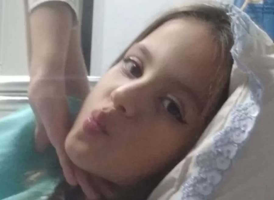 Família cria vaquinha online para ajudar no tratamento de menina de 8 anos com leucemia