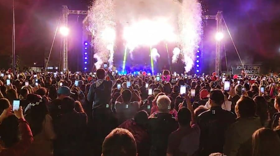Com praça lotada, show que marcou reinauguração foi sucesso de público em Maracaju