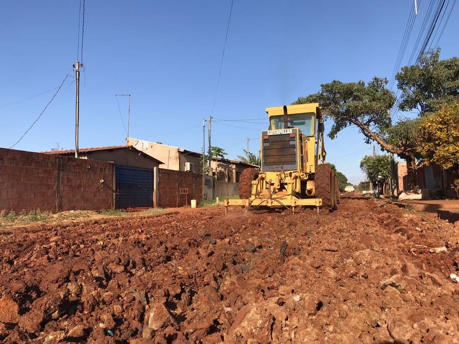 Semana começa com obras de asfalto no Jardim Paraíso
