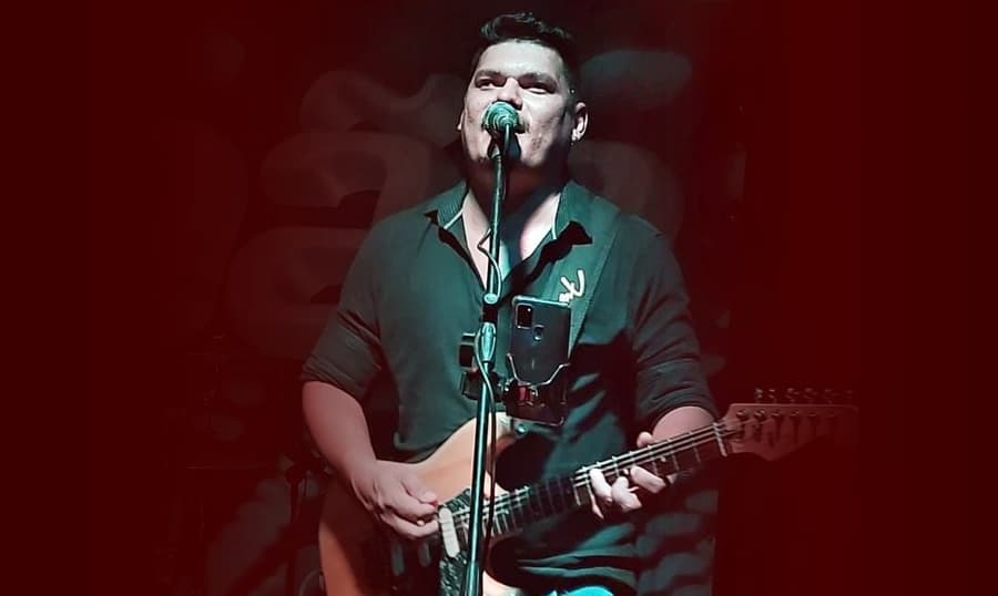 Ademar Espindola anima a noite na Vikings Choperia nesta sexta-feira
