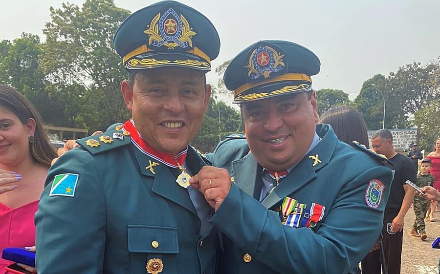 Governador concede medalha do mérito ao comandante da PM de Sidrolândia