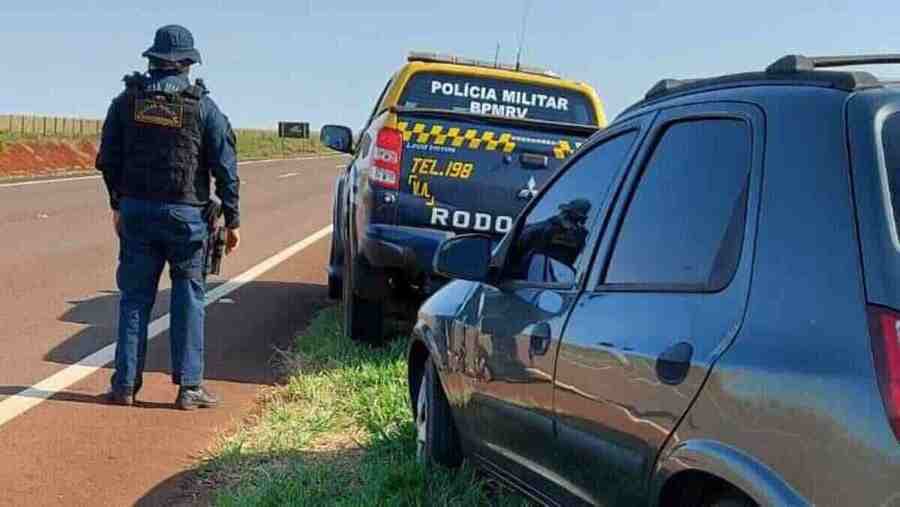 Na MS-164, PMR recupera veículo furtado que estava sendo usado por traficantes