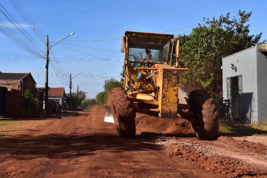 Com Finisa, Prefeitura assegura continuidade de obras de asfalto e drenagem