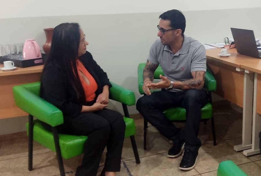 Reunião entre vereador e secretária define inclusão do Xadrez na rede municipal