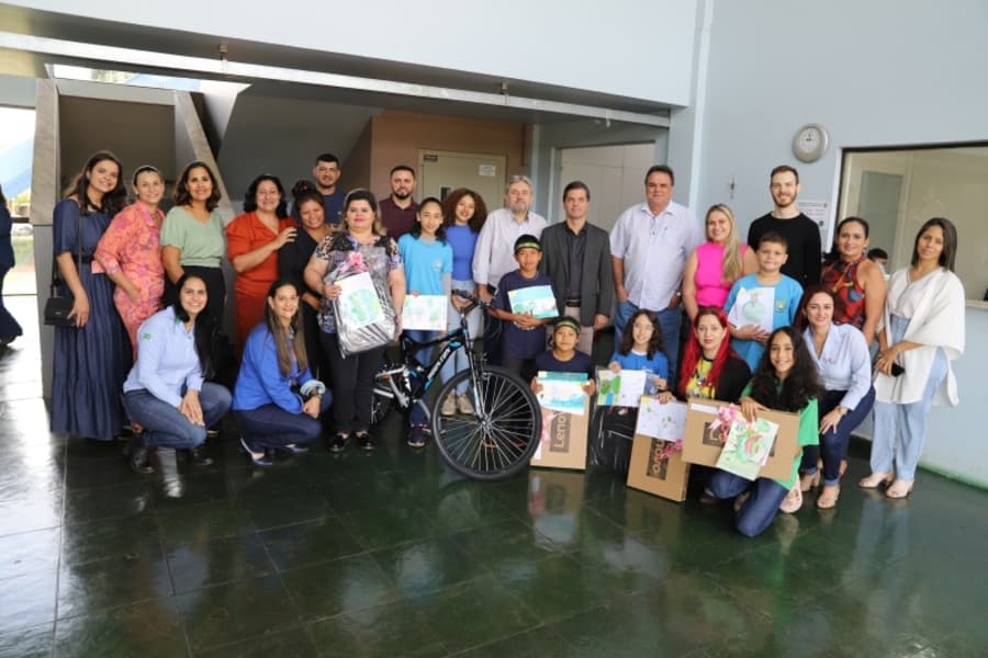 Prefeitura de Maracaju entrega prêmios do Concurso de Desenho do “Dia da Árvore”