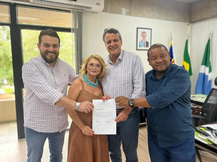 Prefeita viabiliza junto ao Estado R$ 5,4 milhões para Hospital e um Mamógrafo
