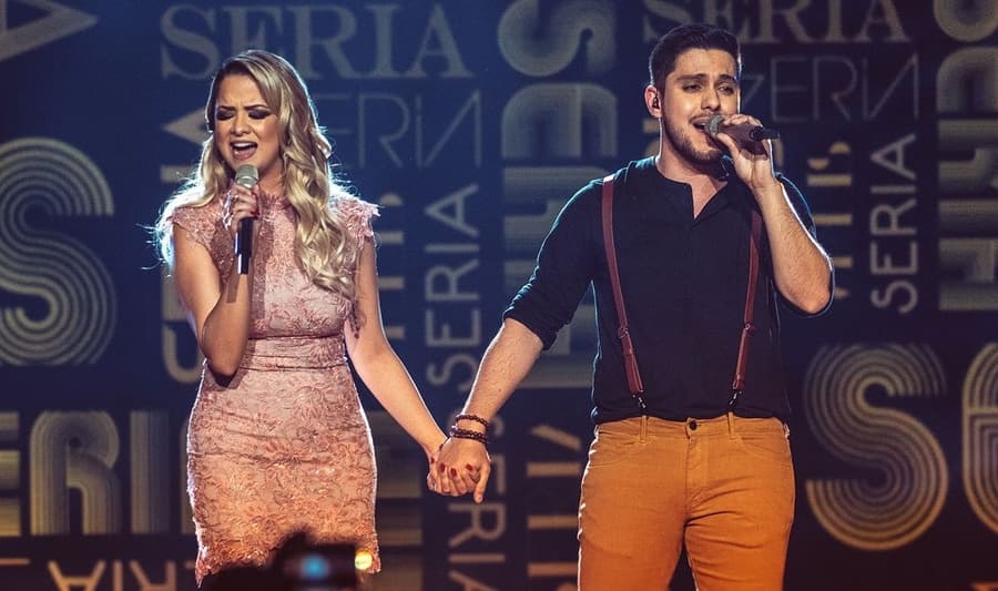 Nesta sexta-feira, Praça Central terá show de Maria Cecília e Rodolfo