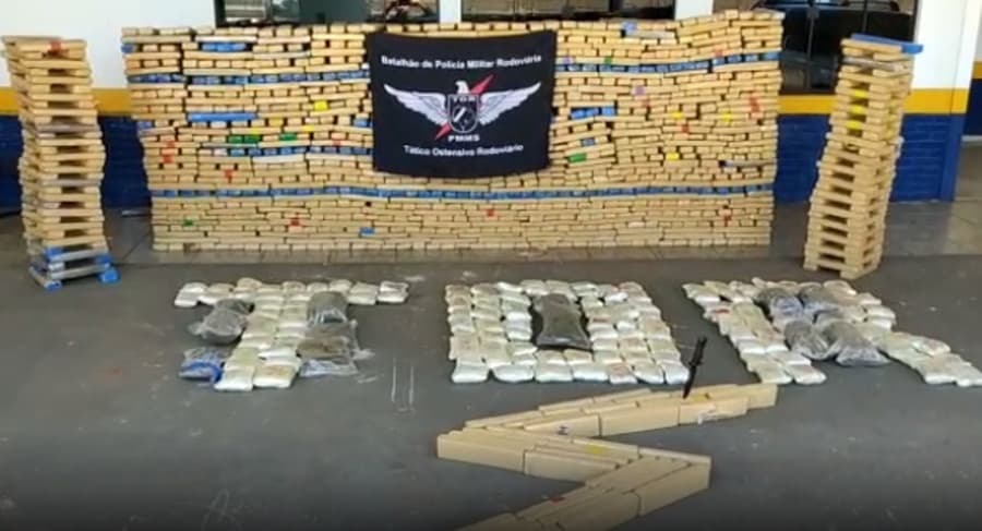 Traficantes são presos com mais de meia tonelada de maconha em Maracaju