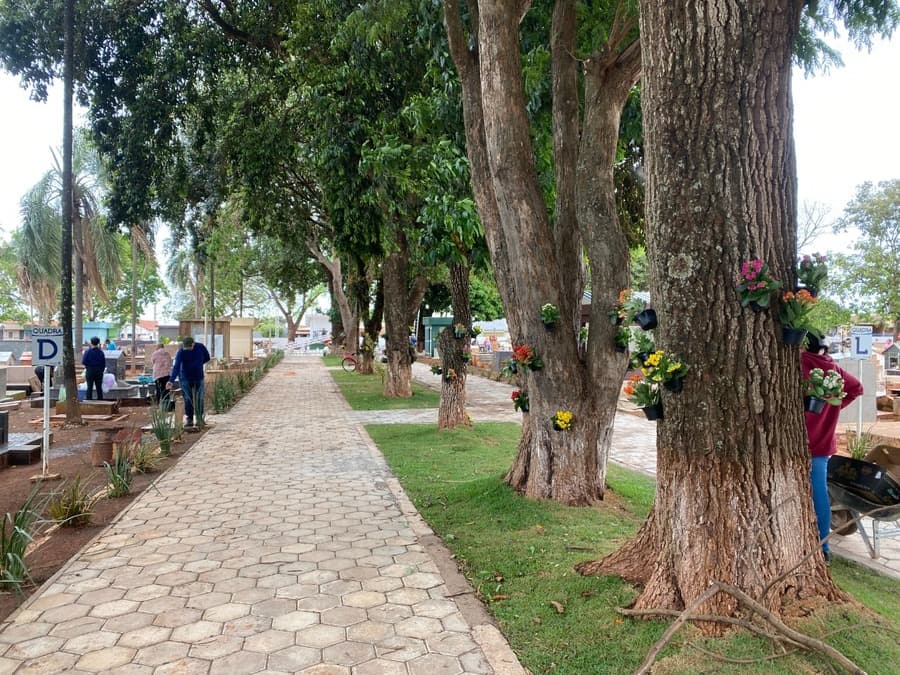 População aprova calçamento e outras melhorias no Cemitério Municipal