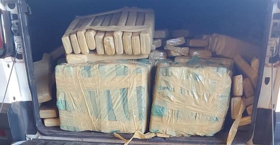 PMR prende traficante com carga de quase 500 kg de maconha em Maracaju