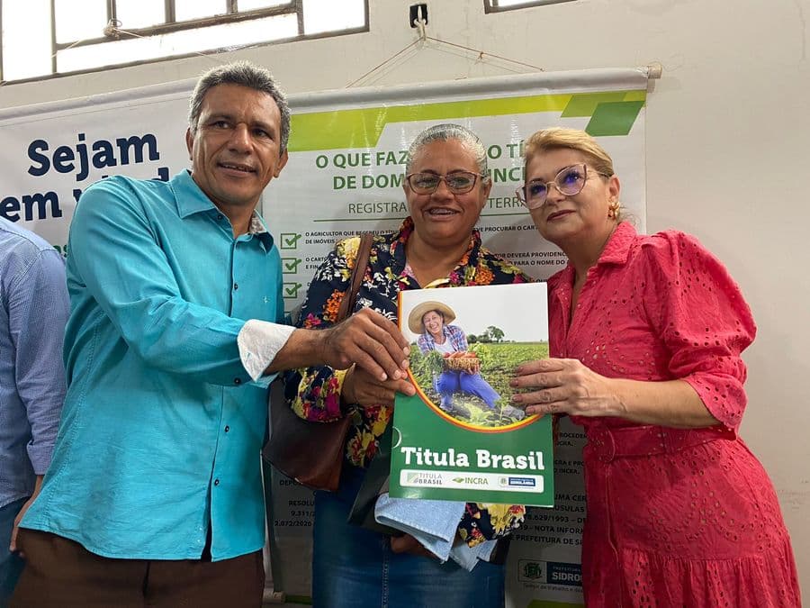 Mais 57 famílias de assentamentos de Sidrolândia recebem títulos de propriedade