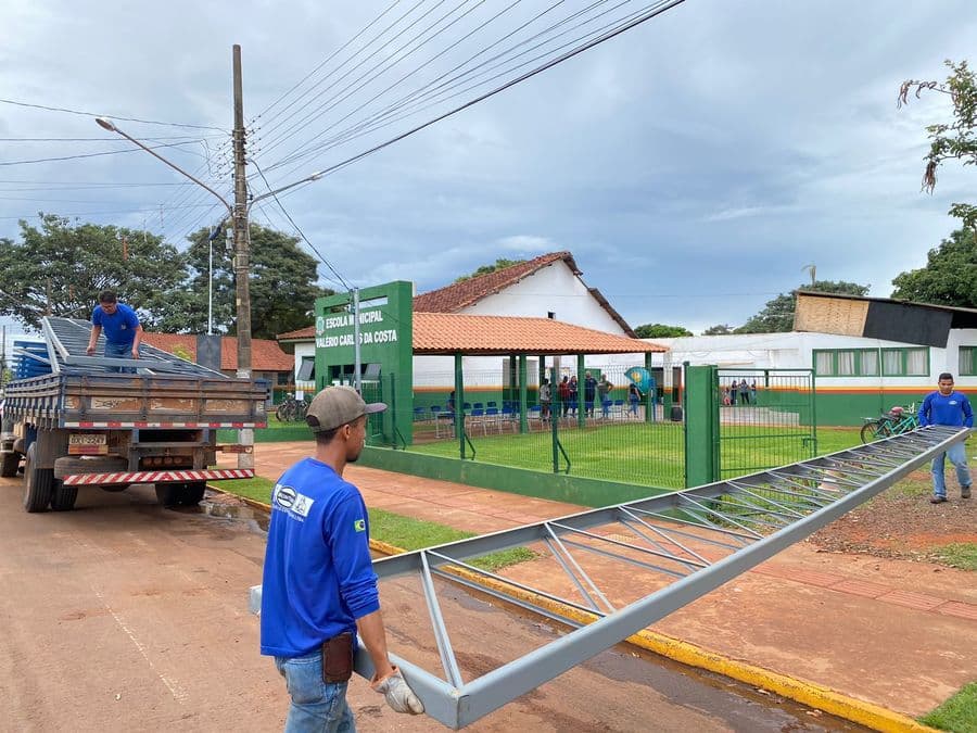 Empresa entrega estrutura e vai iniciar a montagem da cobertura de escolas