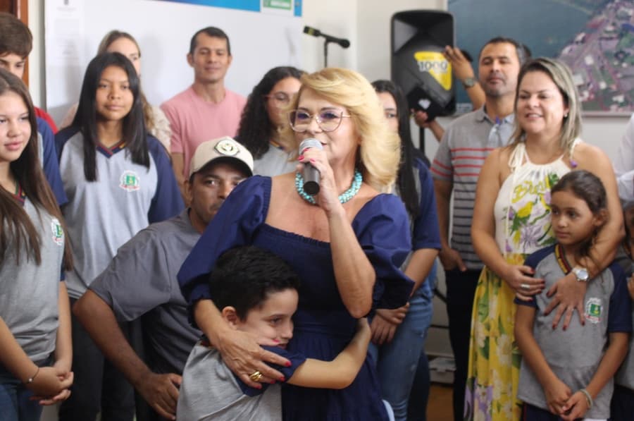“Obra deverá ser finalizada em até 20 dias”, diz prefeita sobre cobertura das escolas