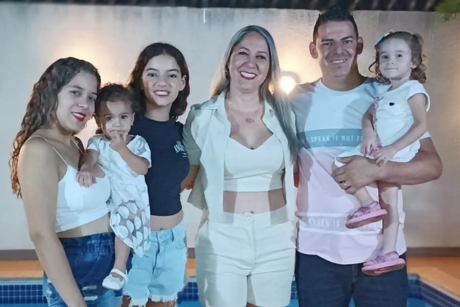 Amigos e familiares lamentam morte de comerciante que deixa marido, filhas e neta