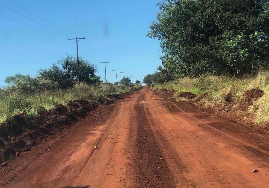 Prefeitura realiza manutenção em estradas de três grandes assentamentos