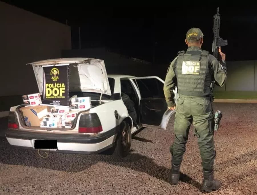 Veículo carregado com 253 pacotes de cigarro e 50 pneus é apreendido pelo DOF na MS-162