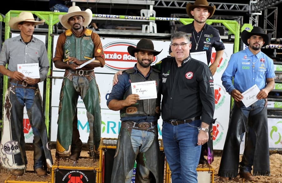 Campeão do Rodeio da Expo Sidrolândia é de Água Clara; veja as montarias
