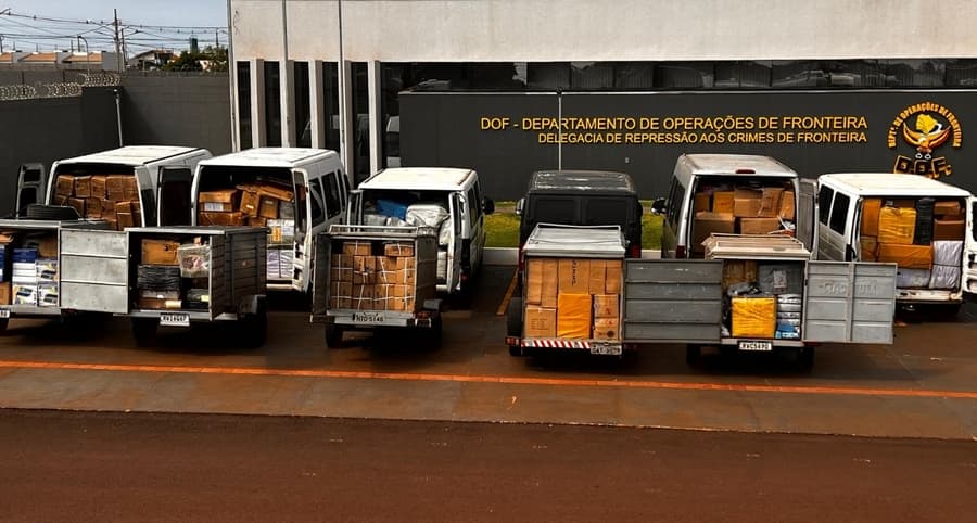 DOF apreende R$ 2 milhões em mercadorias contrabandeadas em comboio de vans
