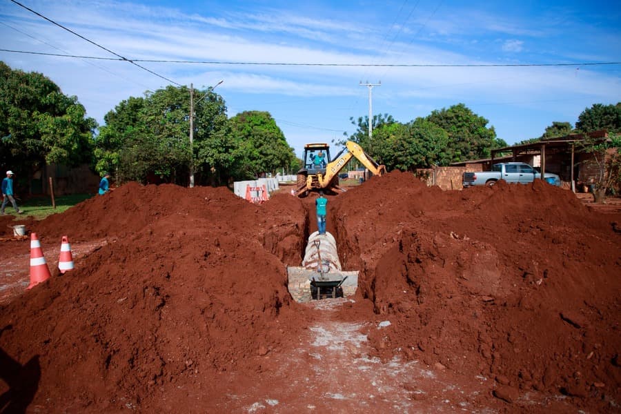 Começa drenagem para novas obras de asfalto no distrito de Vista Alegre