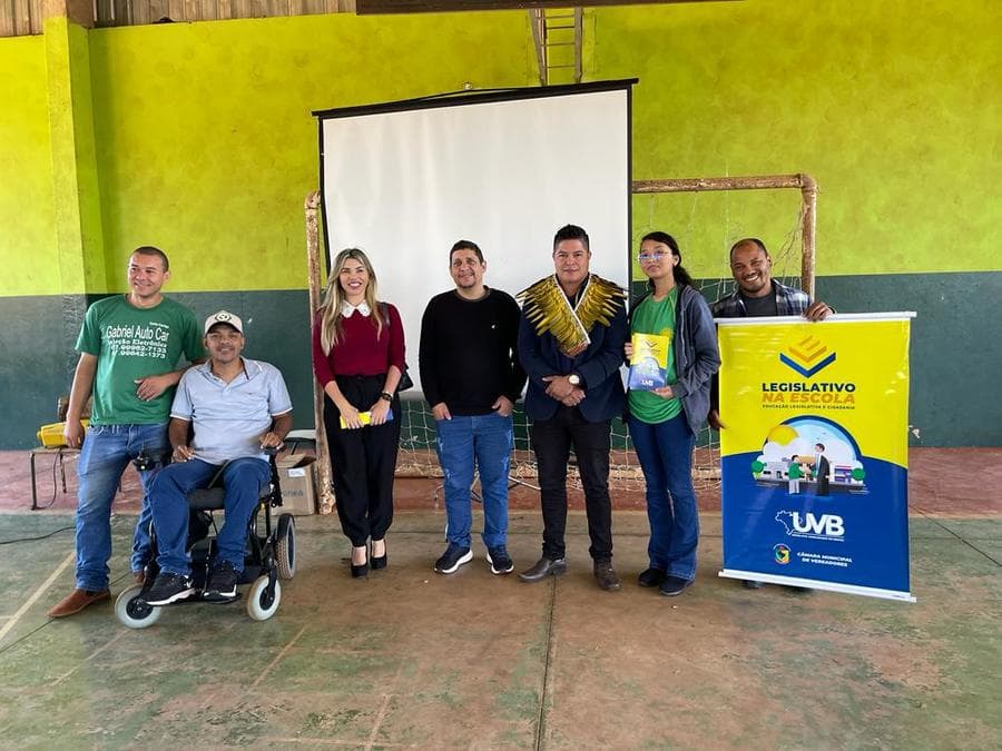 Vereadores de Sidrolândia visitam alunos apresentando projeto Legislativo na Escola