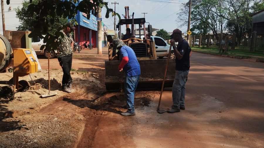 Seinfra realiza serviços na cidade e no campo, com mutirão no Capão Bonito II