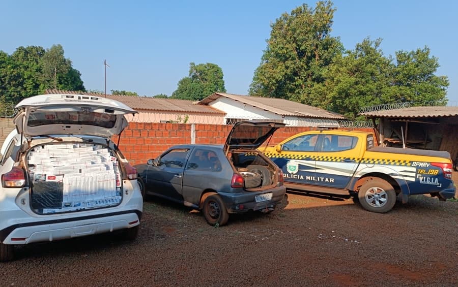 PMR prende dois, recupera carro roubado e apreende carga de contrabando