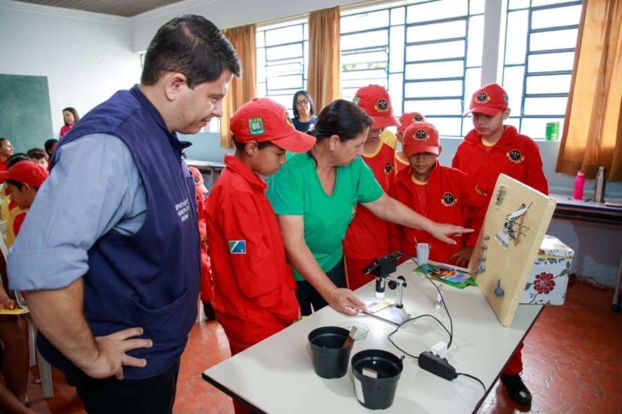 No mês de enfrentamento a Dengue, prefeitura realiza ação com o Projeto Ovitrampas