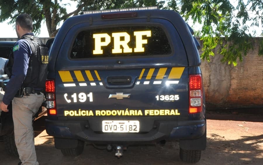Polícia Rodoviária Federal prende homem com carro roubado em Sidrolândia