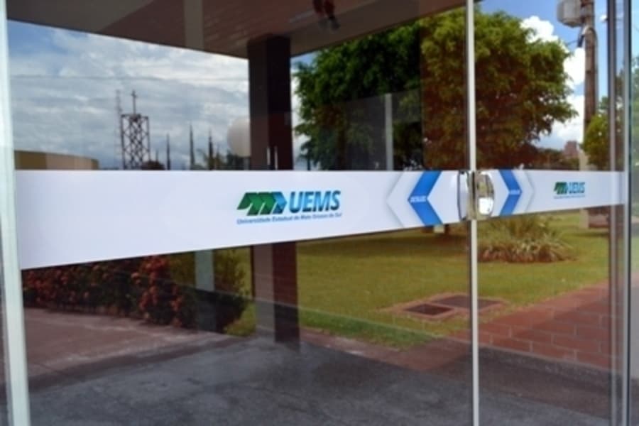 Com salários de até R$ 8,6 mil, UEMS abre inscrições para seleção de professores de Libras temporários