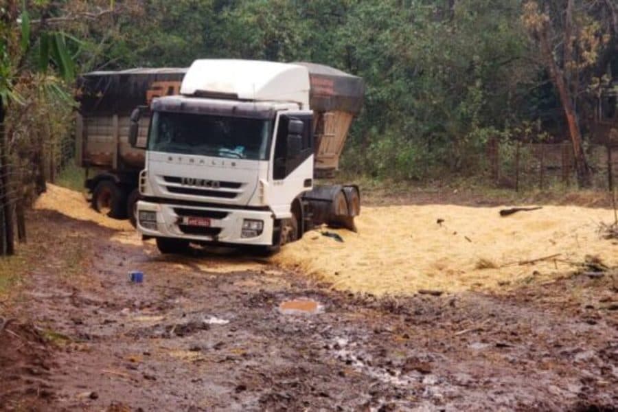 Polícia localiza carreta de morador de Sidrolândia que havia sido roubada na Capital