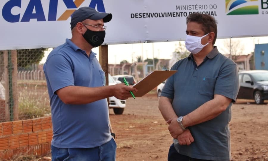 Começa pavimentação asfáltica no Morada da Serra, “objetivo é concluir até dezembro”, diz prefeito