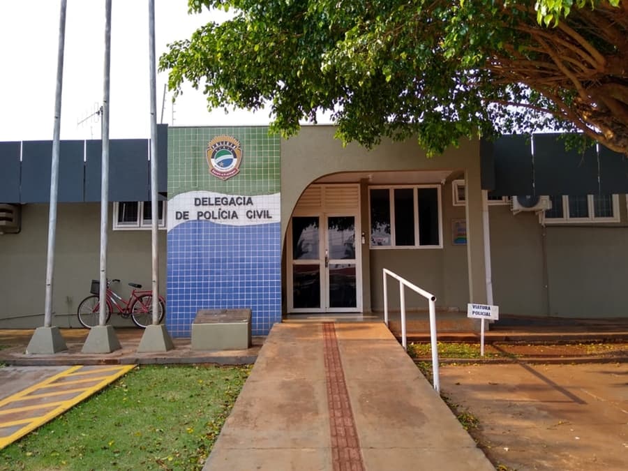 Larápios arrombam porta e furtam estabelecimento no Centro de Sidrolândia