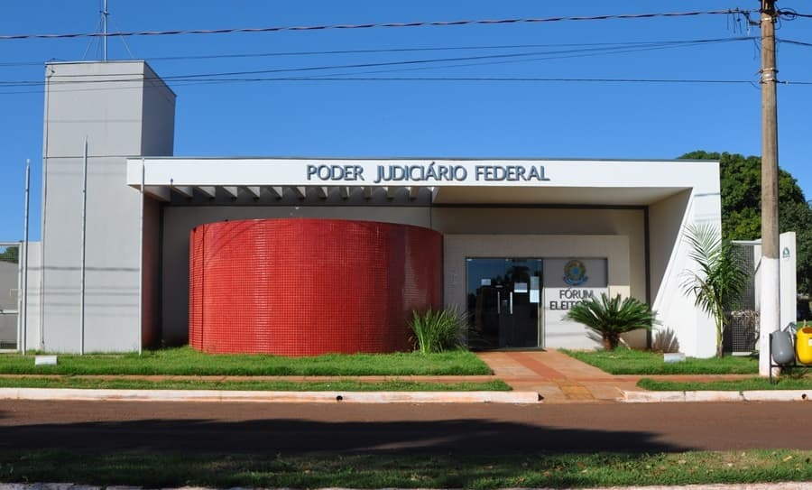 Justiça proíbe distribuição de máscaras com slogan político de pré-candidato em Maracaju