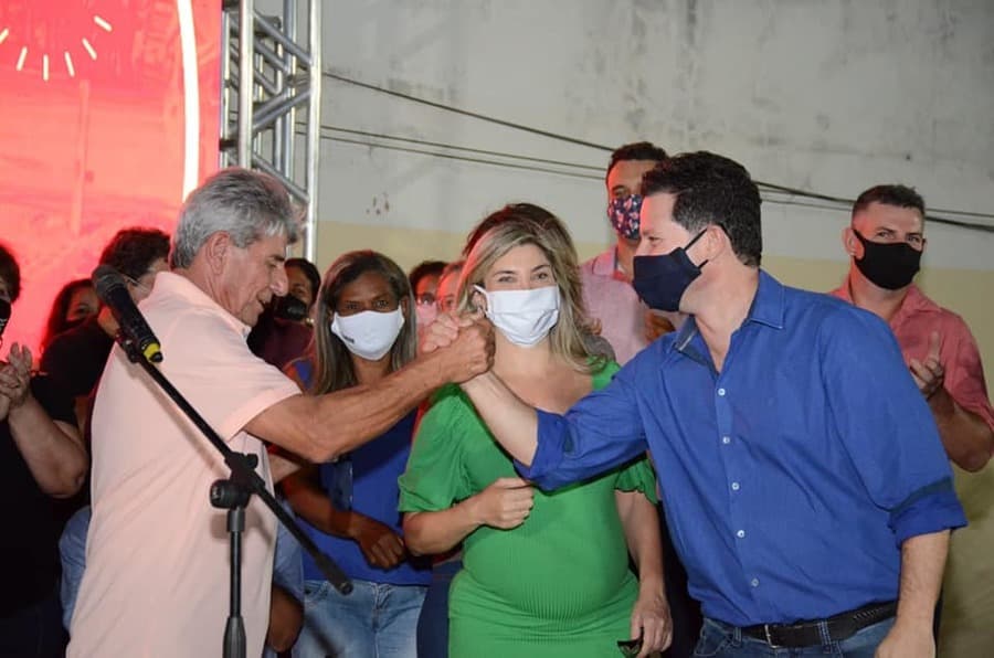Ao lado de Deputado, Daltro comemora apoio popular: “Tem que respeitar a vontade do povo”