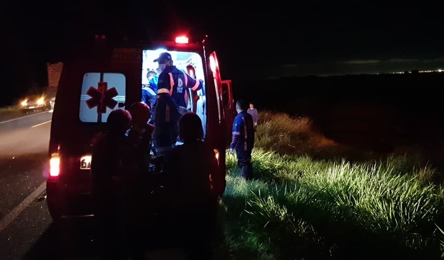Motociclista morre ao ser atropelado por carreta após colidir com outra moto na BR-060