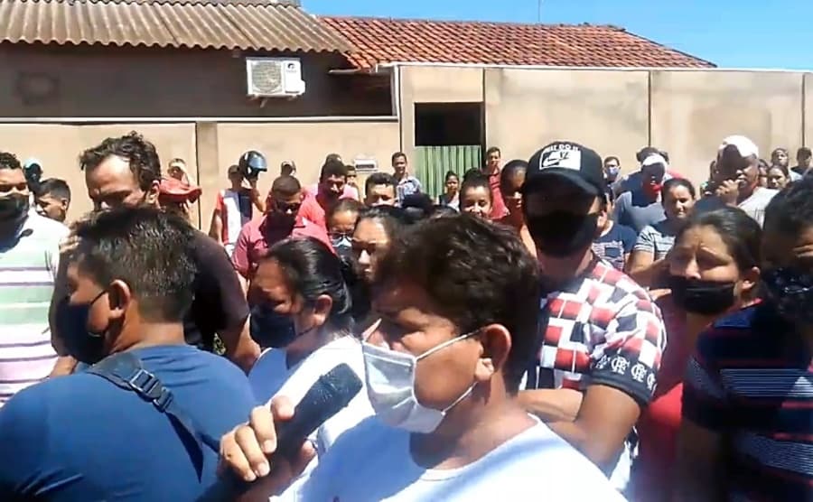 Trabalhadores da JBS lotam sindicato e rejeitam propostas da empresa em Assembleia