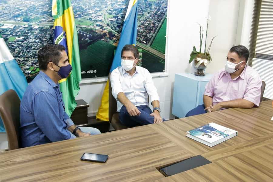 Em reunião com Prefeito e Presidente da Câmara, Deputado garante repasse de emendas