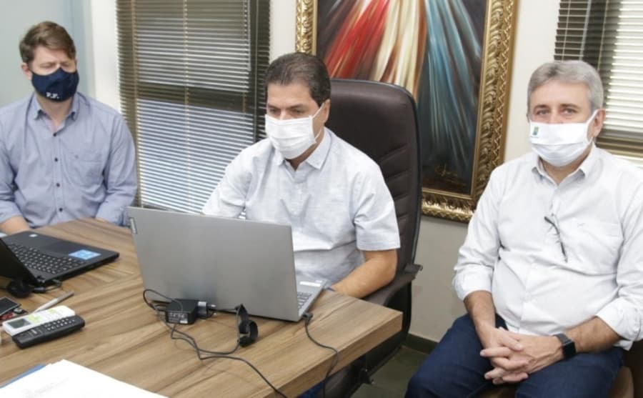 Em videoconferência, Prefeito cobra retomada de obras dos dirigentes da BBCA