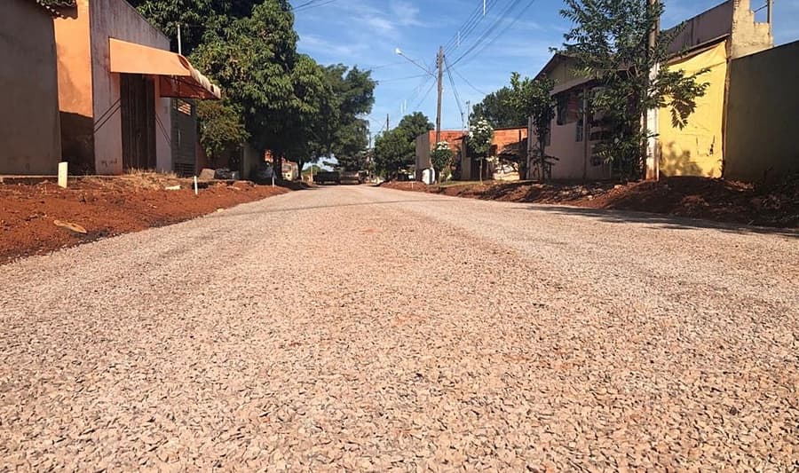 Em Sidrolândia, pavimentação asfáltica avança no Bairro Cascatinha II