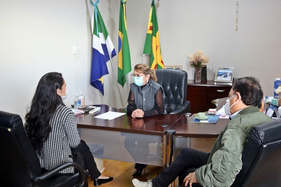 Médicos aprovados em concurso são empossados pela Prefeitura