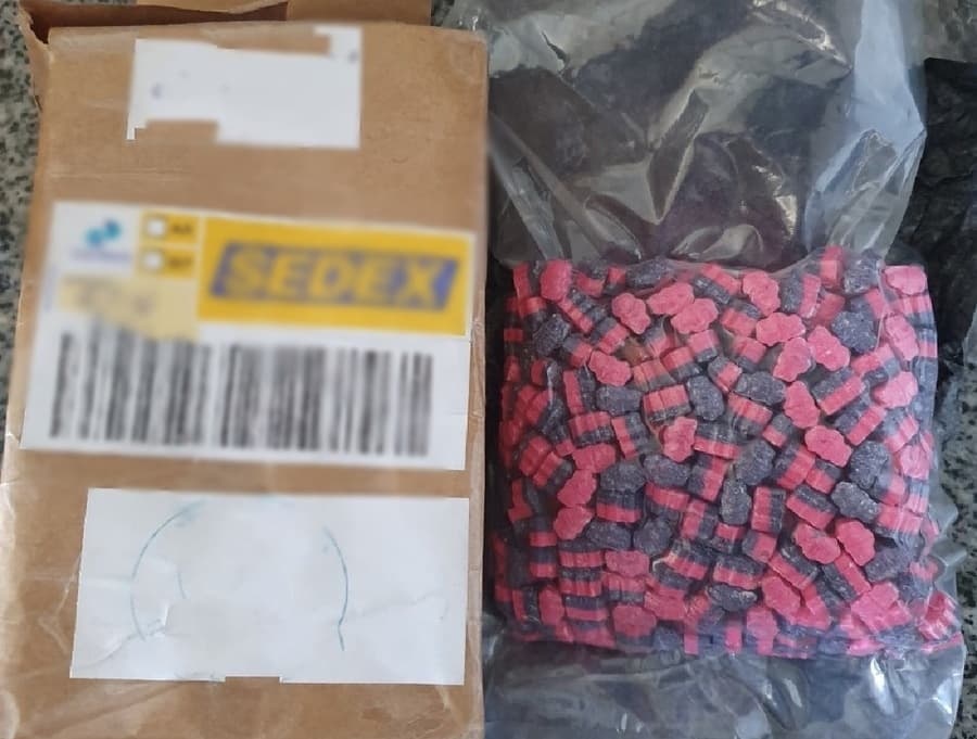 Após comprar drogas pela internet, jovem de 20 anos é preso pelo BOPE