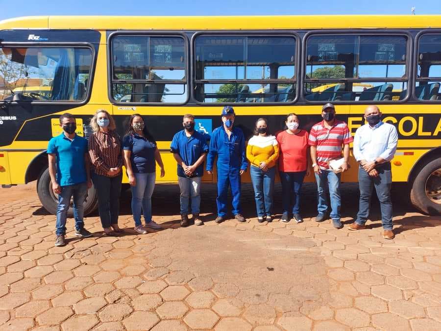 Veículos do transporte escolar de Sidrolândia recebem vistoria de empresa especializada