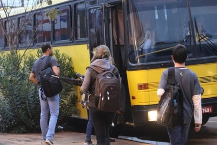 Prefeitura abre inscrições para Programas Bolsa e Transporte Universitário